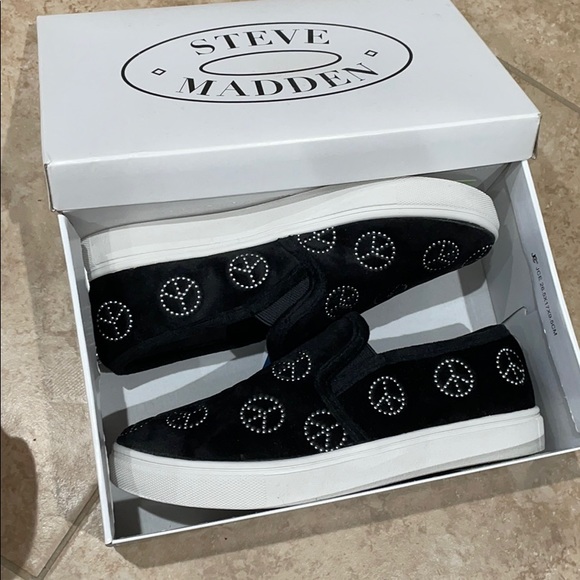 GIRLS STEVE MADDEN VELVET RHINESTONE SLIP-ON SHOES - Picture 6 of 8